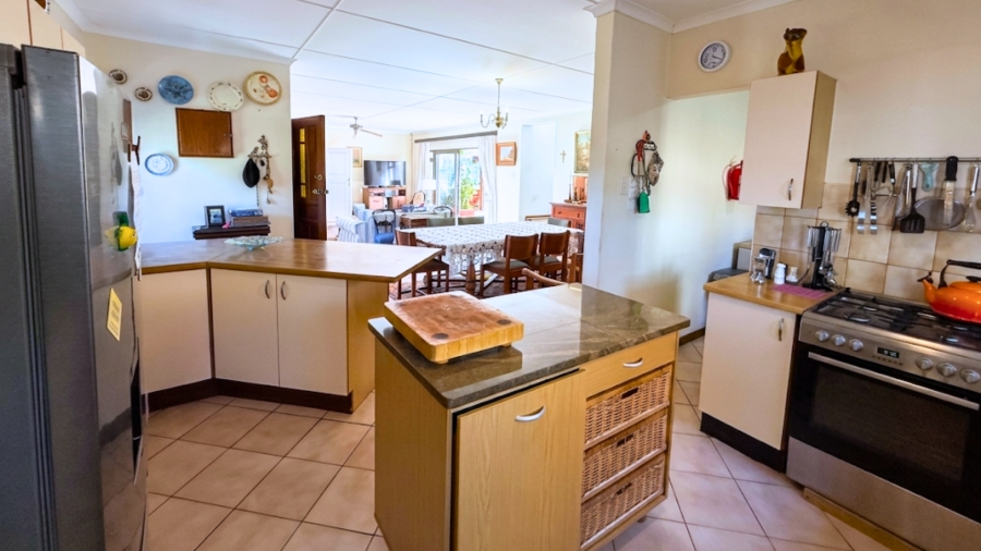 5 Bedroom Property for Sale in Kenton On Sea Eastern Cape